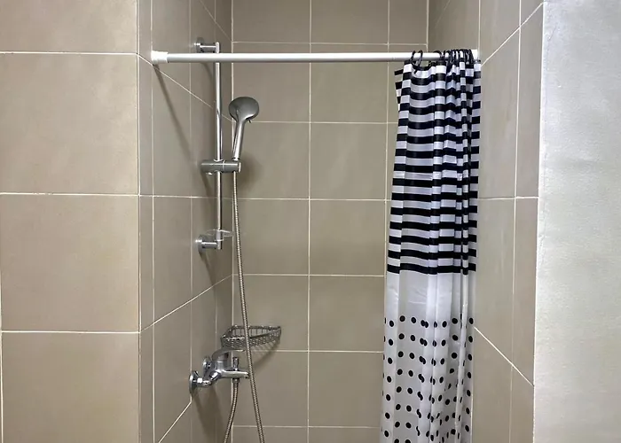 Sanctuary Center 1 Bedroom Staycation In Commonwealth Aparthotel 4*